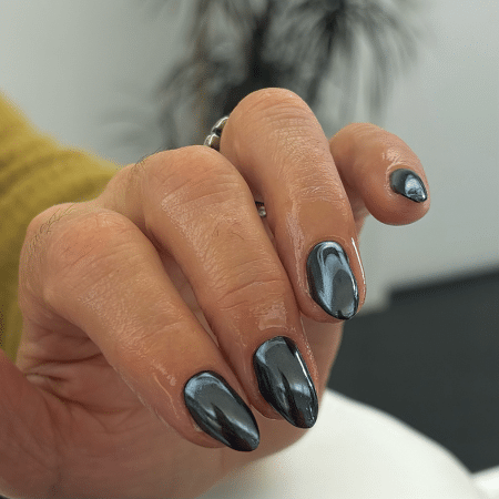 Holographic Chrome Nails